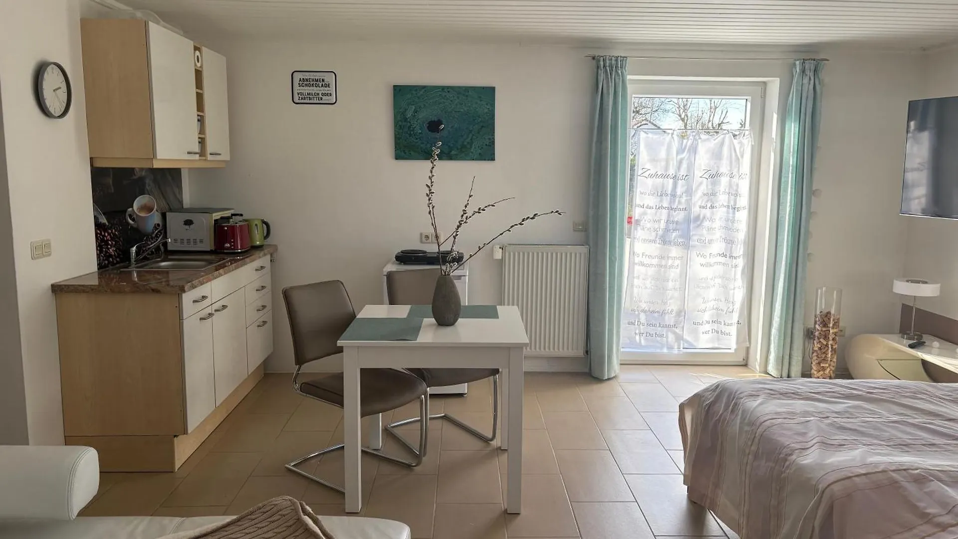 Geraeumiges Garten-Appartement Im Efh Mit Separatem Eingang contacts
