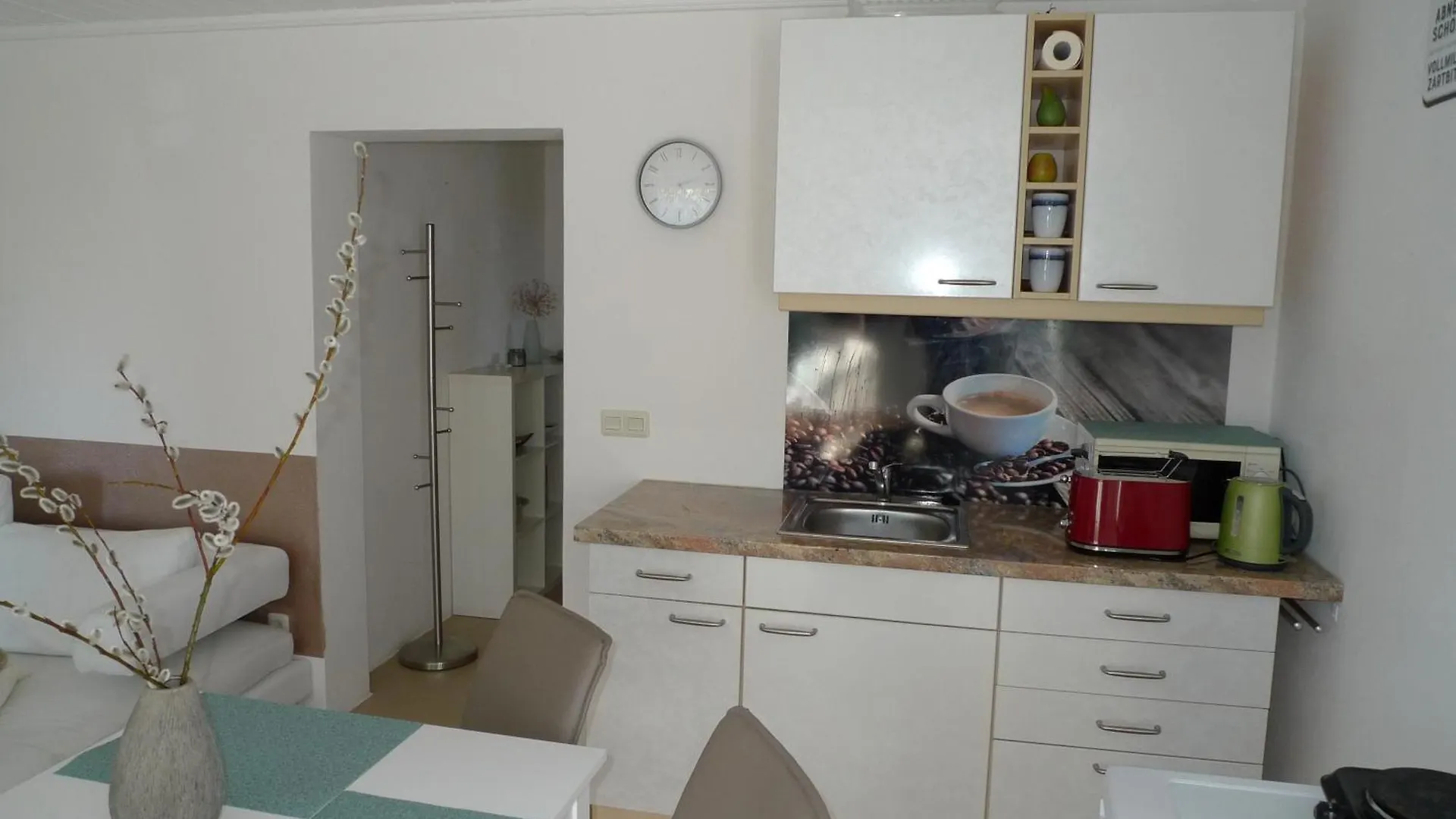 Geraeumiges Garten-Appartement Im Efh Mit Separatem Eingang Eching  0*, Eching (Landshut) Germany